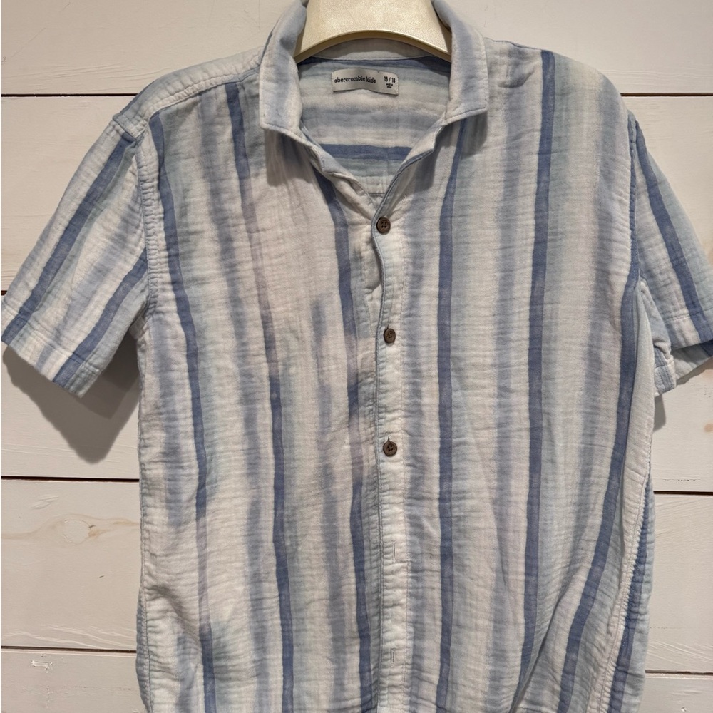 Abercrombie bundle: 2 shirts and linen pants. Size 13/14 and 15/16 fits same.